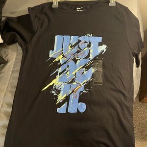 Men’s Nike MEDIUM T- shirt